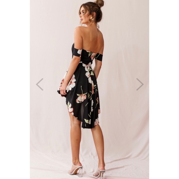 XS Selfie Leslie Floral Romper - Picture 3 of 11